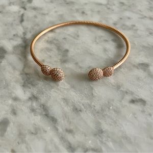 Rose gold flexible bracelet
